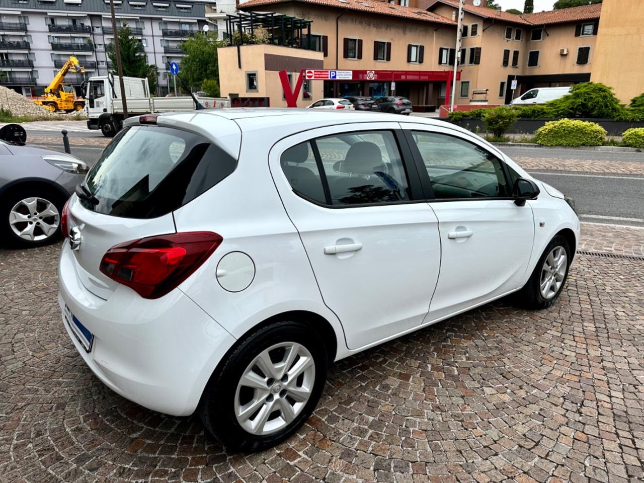 Opel Corsa 1.2Bz 69Cv 5P - Neopatentati