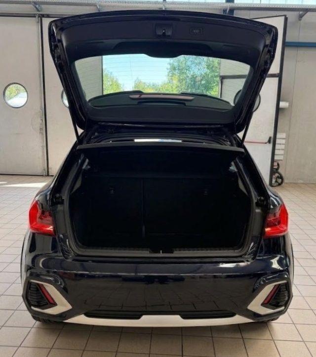 AUDI A1 citycarver 30 TFSI Identity Contrast