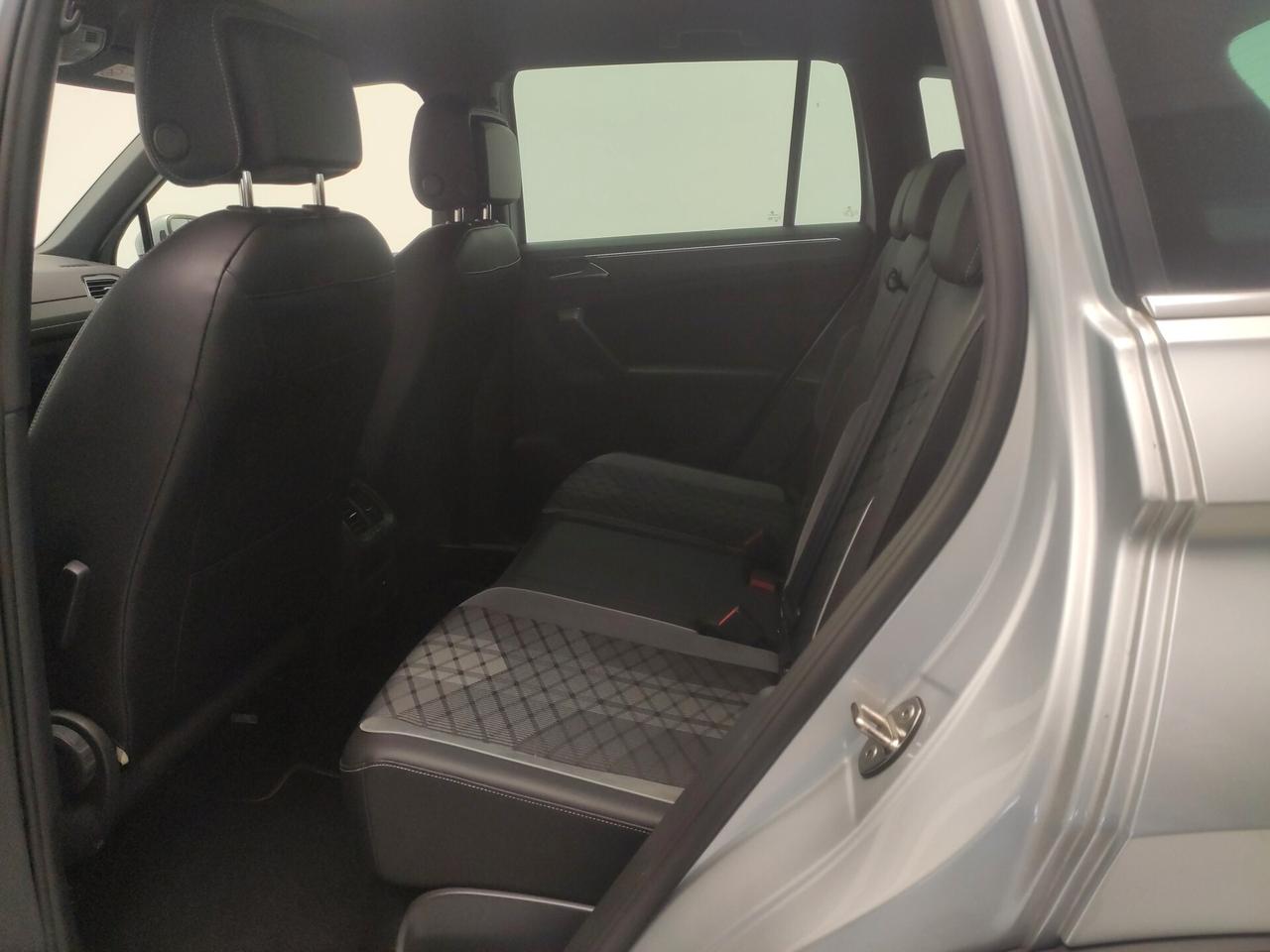 Volkswagen Tiguan 2.0 TDI 150 CV SCR DSG R-Line