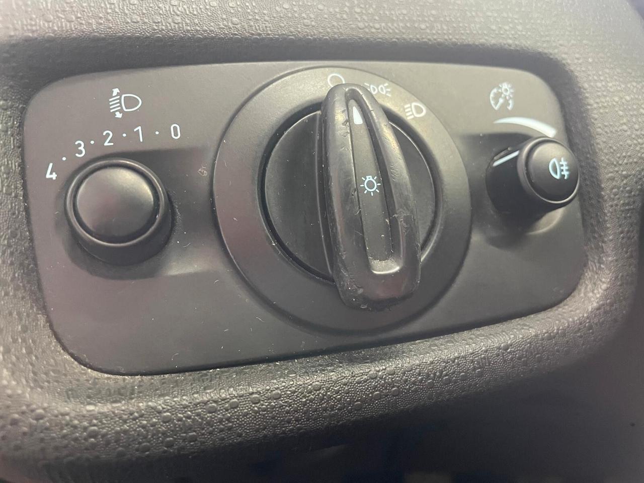 Ford Fiesta 1.4 5p. Bz.- GPL Titanium