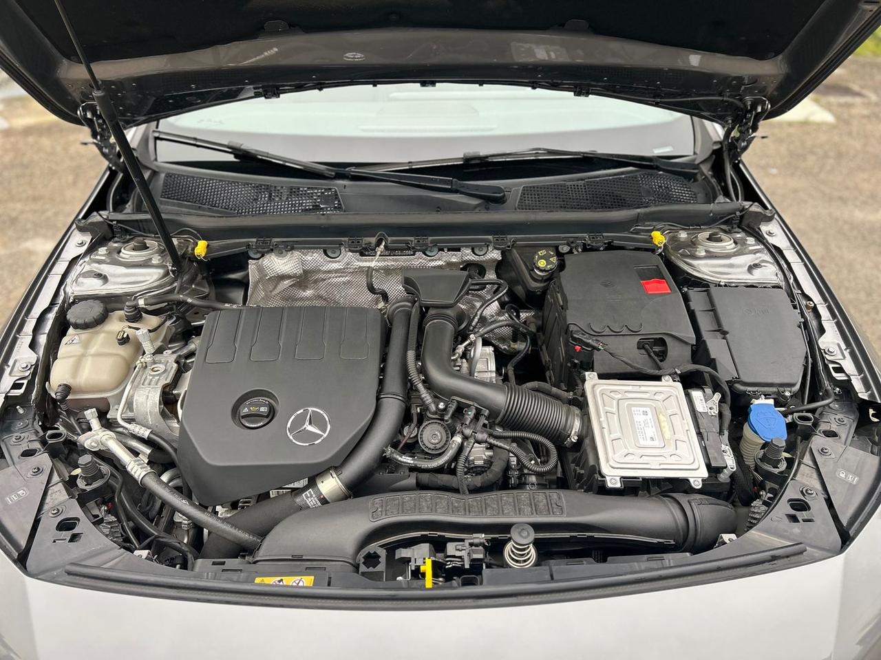 Mercedes-Benz CLA 200 Premium CLA 200 #8756