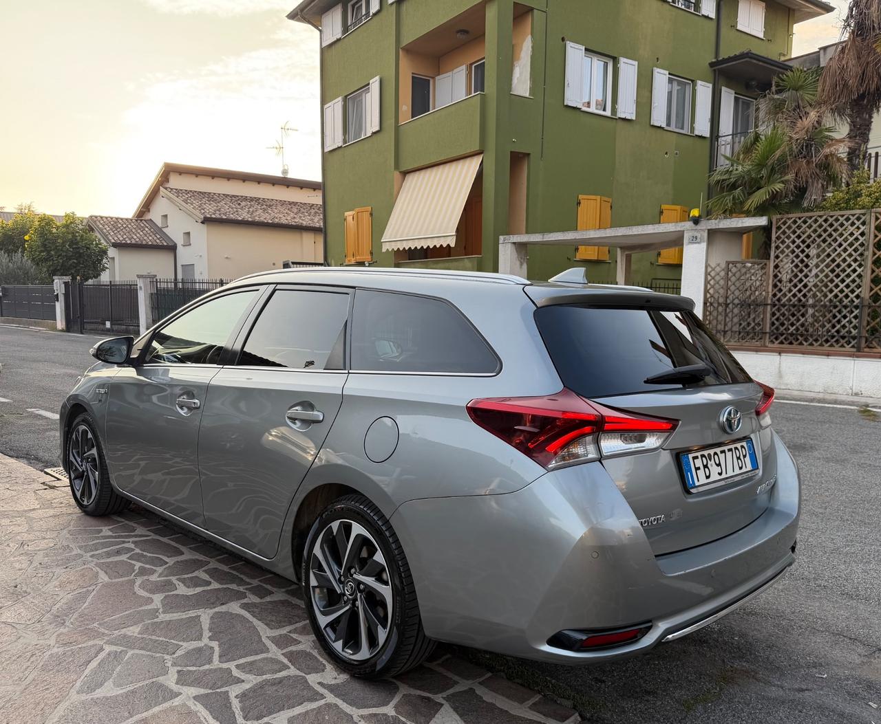 Toyota Auris Touring Sports 1.8 Hybrid Active