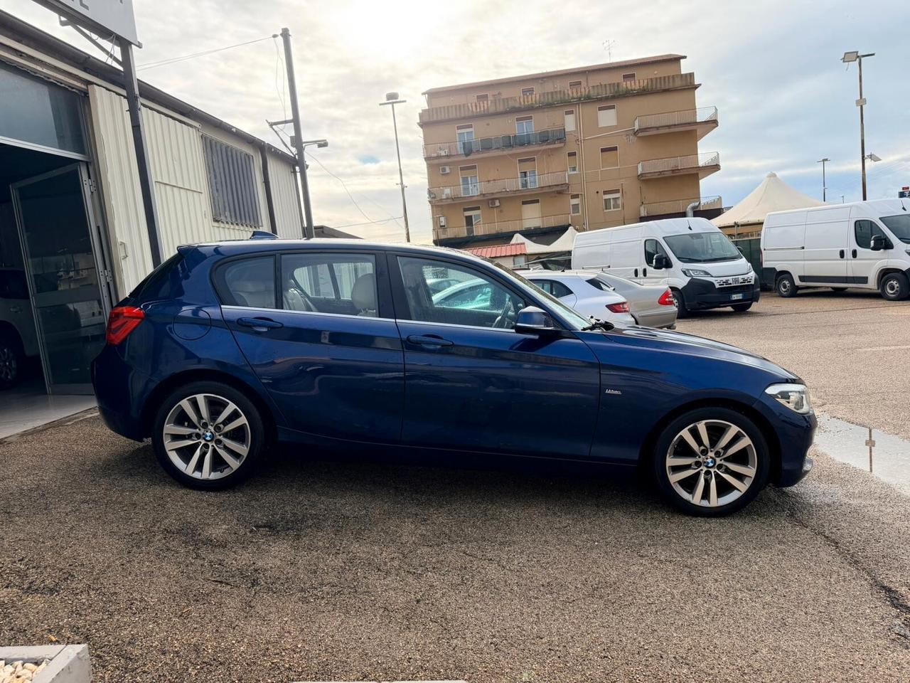 Bmw 120 120d 5p. Urban
