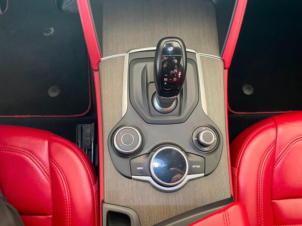 Alfa Romeo Stelvio 2.2 Turbodiesel 210 CV AT8 Q4 Executive