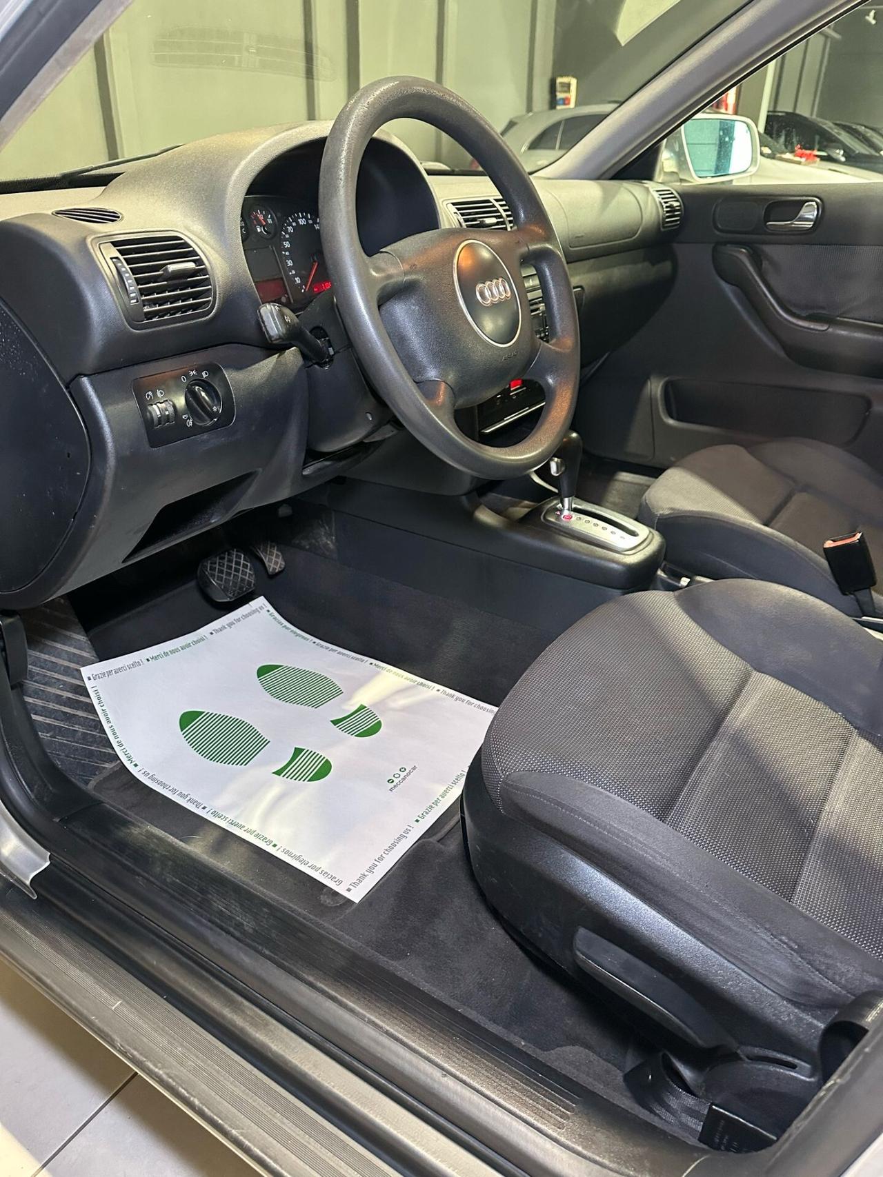 Audi A3 1.8 20V cat 5p. Ambiente