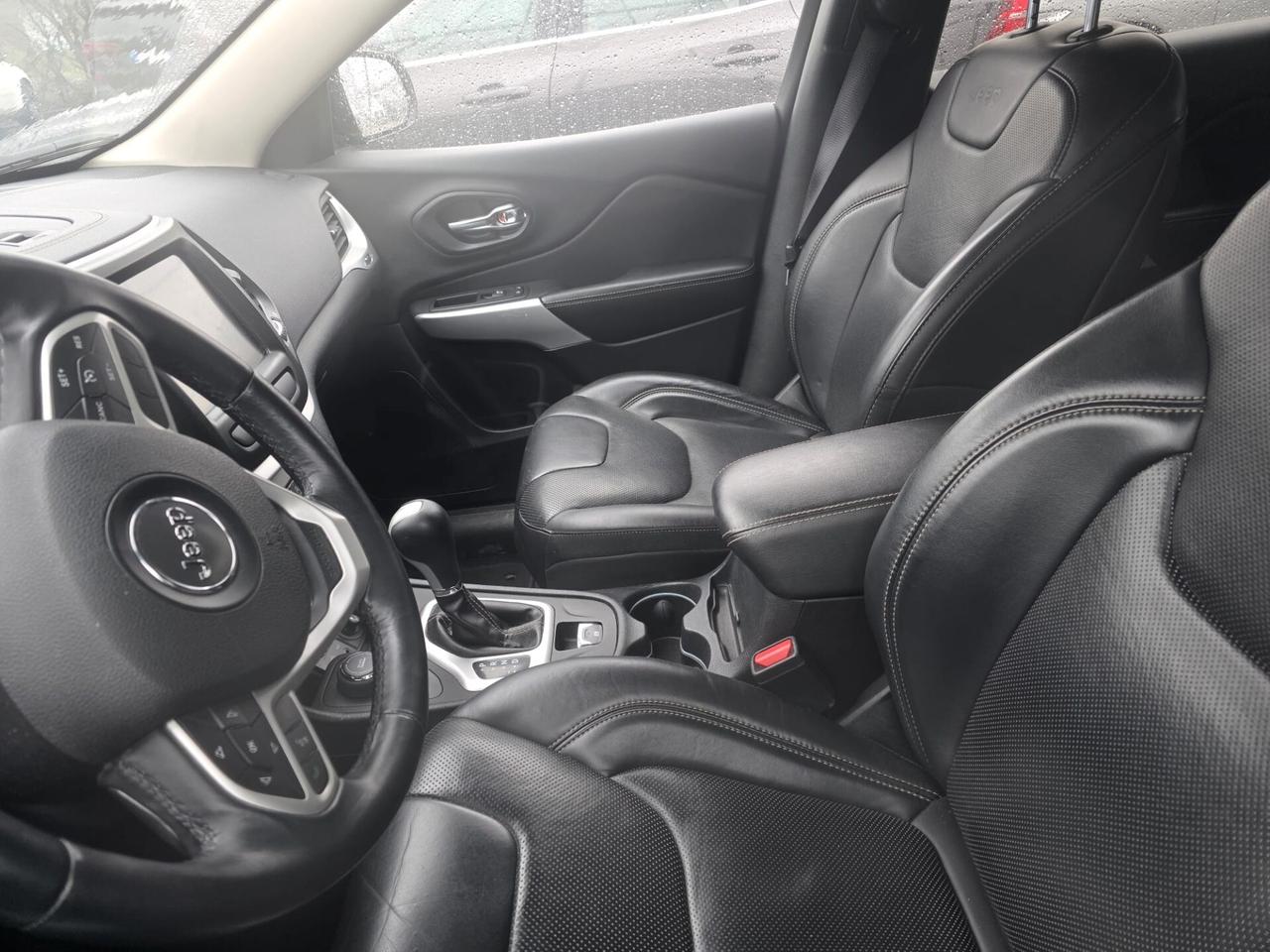 Jeep Cherokee 2.2D 200CV perfetta è garantita 12M