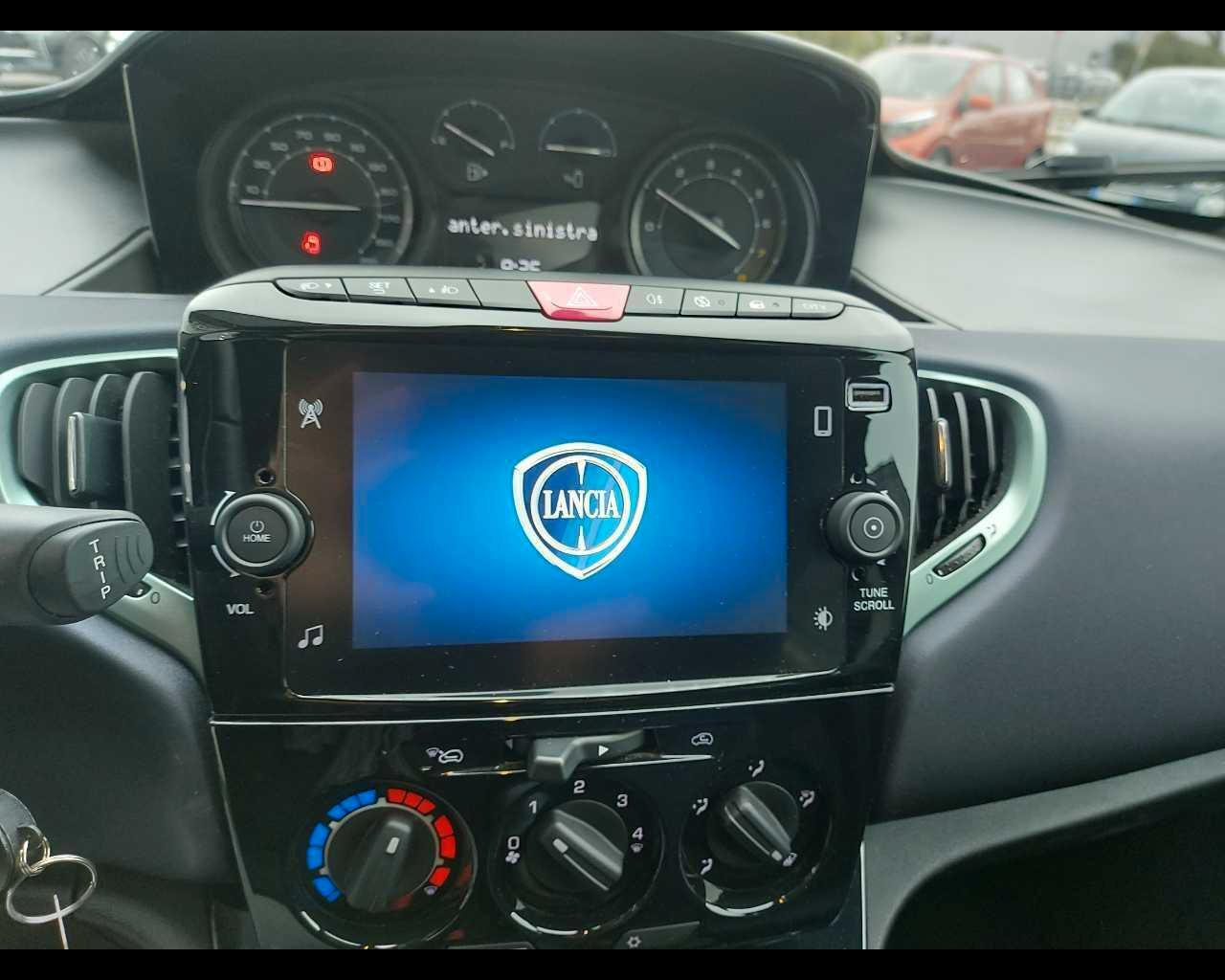LANCIA Ypsilon 3ª serie - Ypsilon 1.0 FireFly 5 porte S&S Hybrid Gold