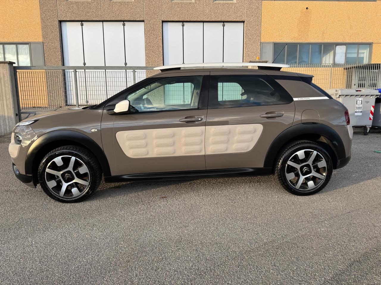 Citroen C4 Cactus PureTech 82 Shine 122000 km