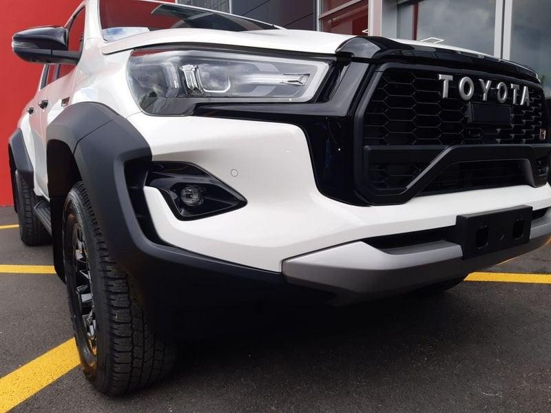 Toyota Hilux 2.8 D-4D A/T 4WD 4 porte Double Cab GR SPORT