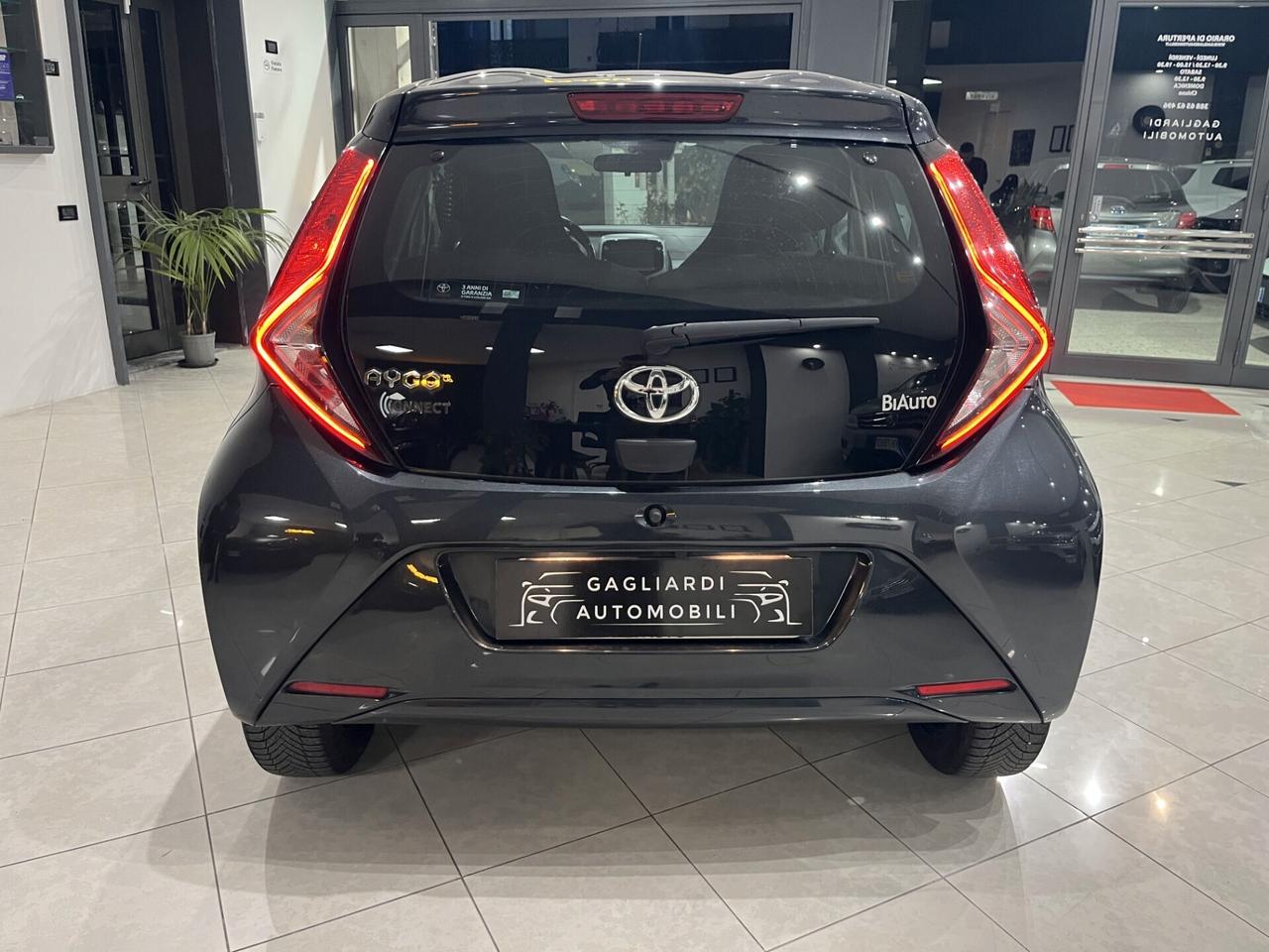 Toyota Aygo 5 porte x-play MMT