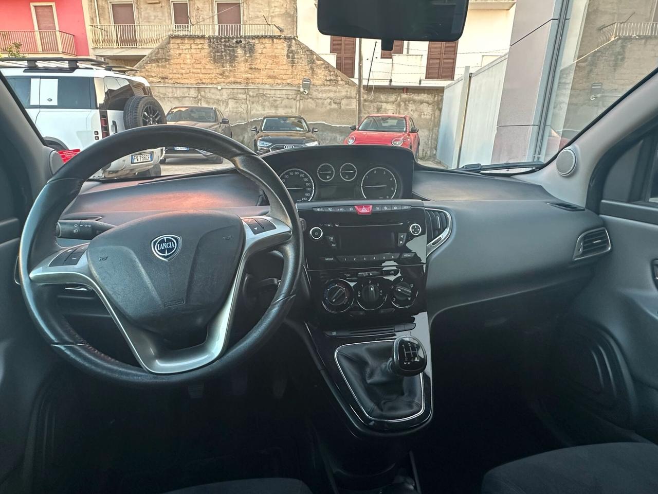 Lancia Ypsilon 1.3 MJT 16V 95 CV 5 porte
