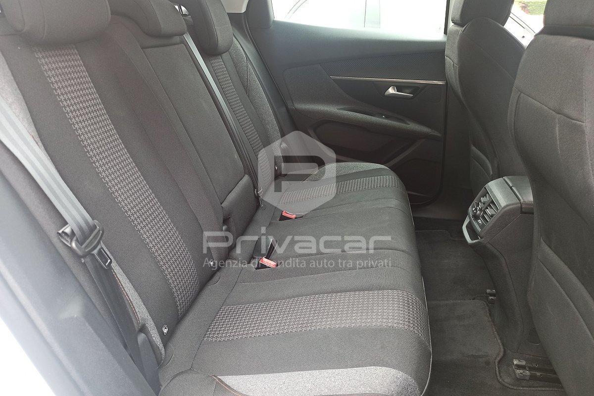 PEUGEOT 3008 BlueHDi 130 S&S EAT8 Business