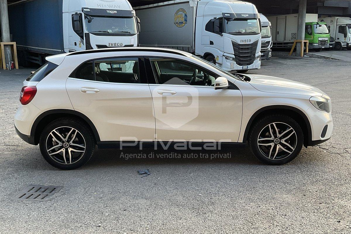MERCEDES GLA 200 Premium