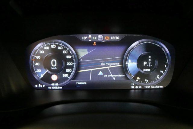 VOLVO XC40 T5 Recharge Plug-in Hybrid Inscription Expression