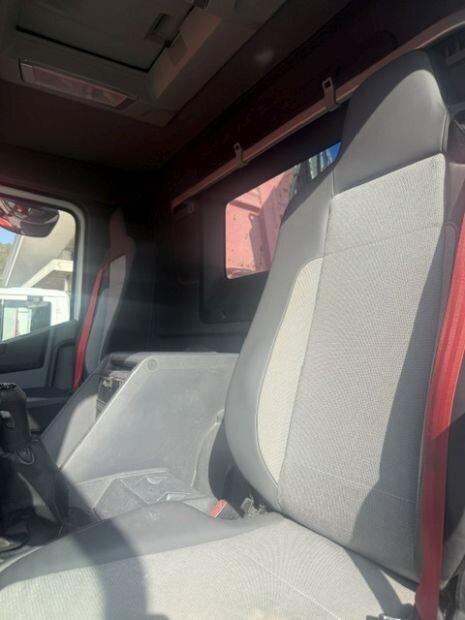 Motrice Renault v440 cassone ribaltabile con gru