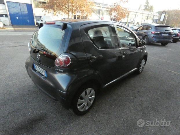 TOYOTA Aygo 1.0 12V VVT-i 5 porte Active Connect