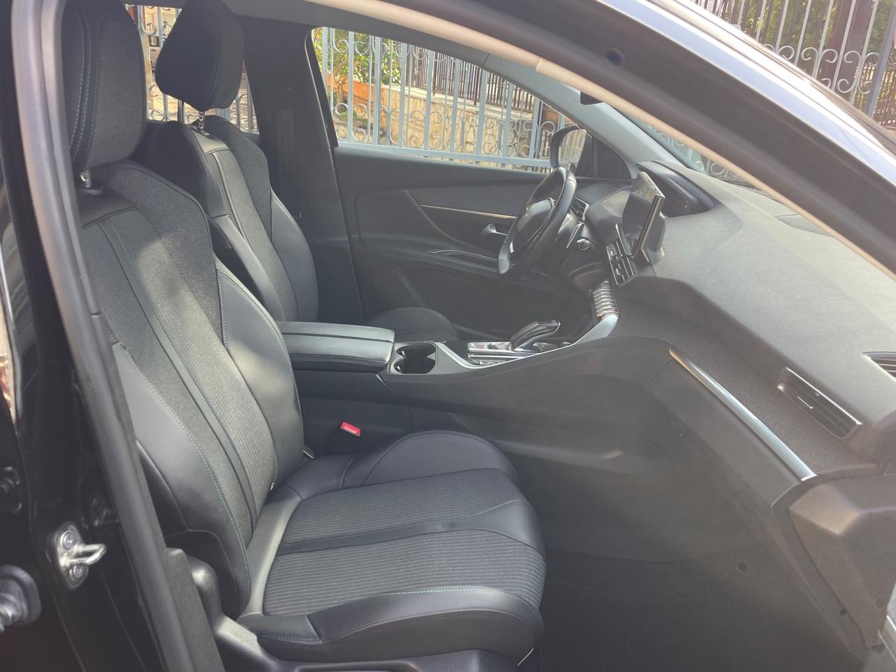 Peugeot 3008 BlueHDi 130 S&S EAT8 Allure