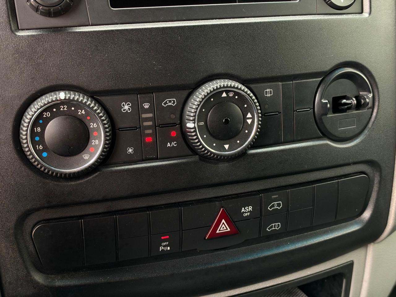 Mercedes Sprinter 319 3.0 V6 Bluetec Automatico