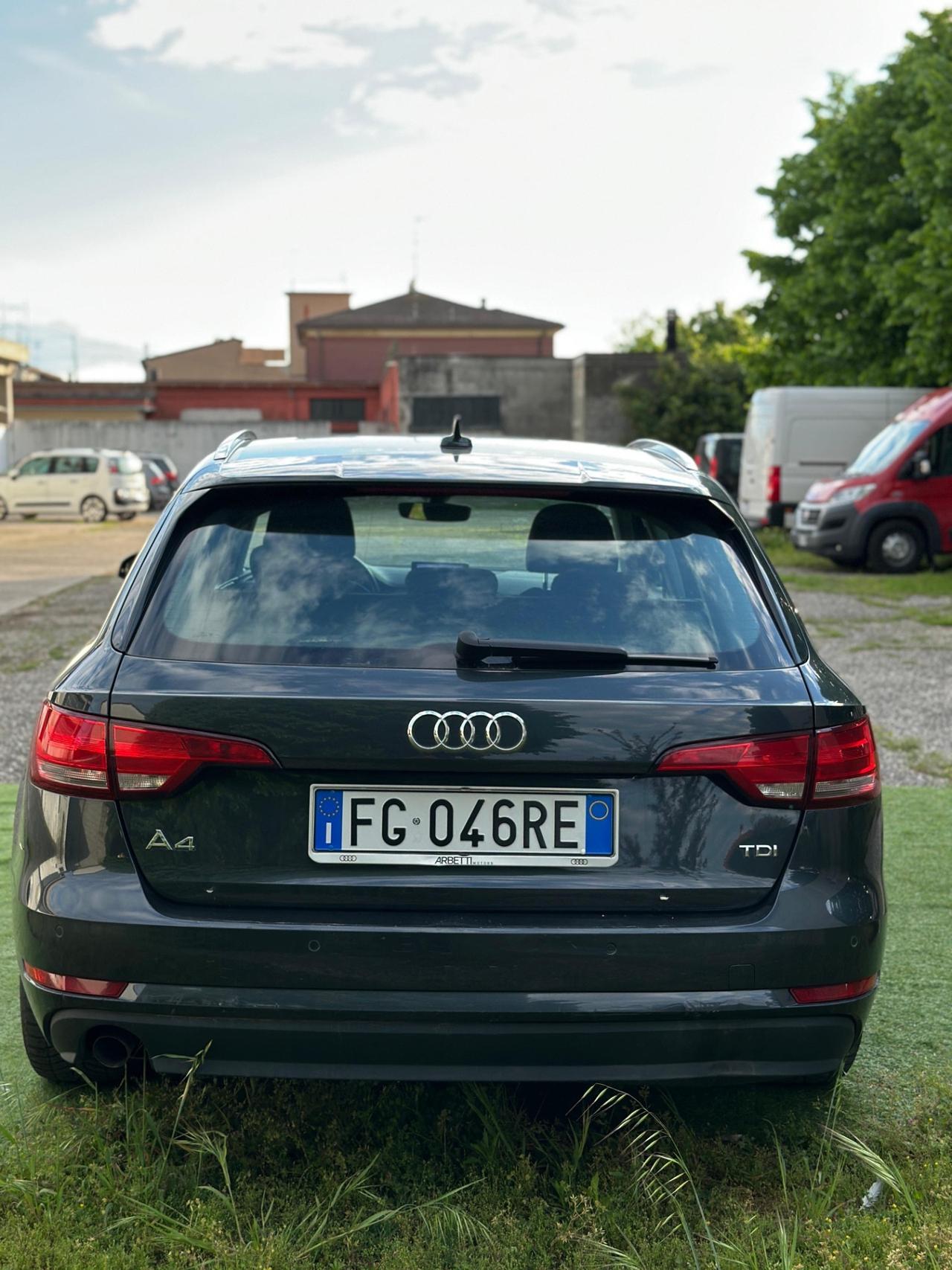 Audi A4 2.0 TDI 122 CV S tronic Business Sport