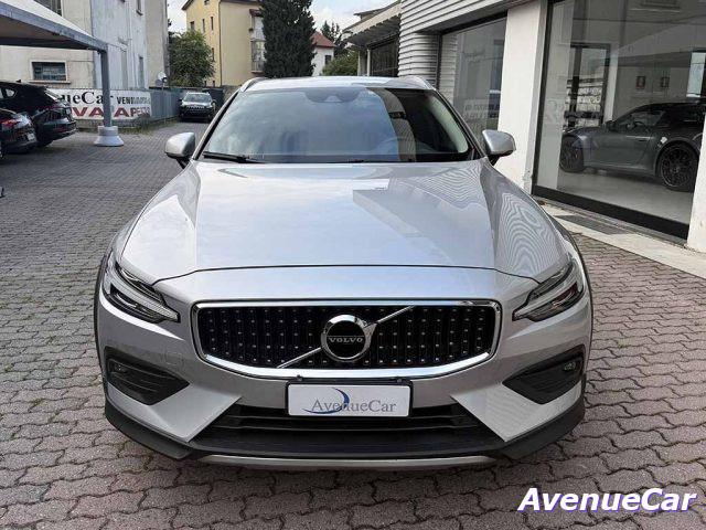 VOLVO V60 Cross Country 2.0 b4 Business Pro awd CERCHI 20' TELECAMERA POST