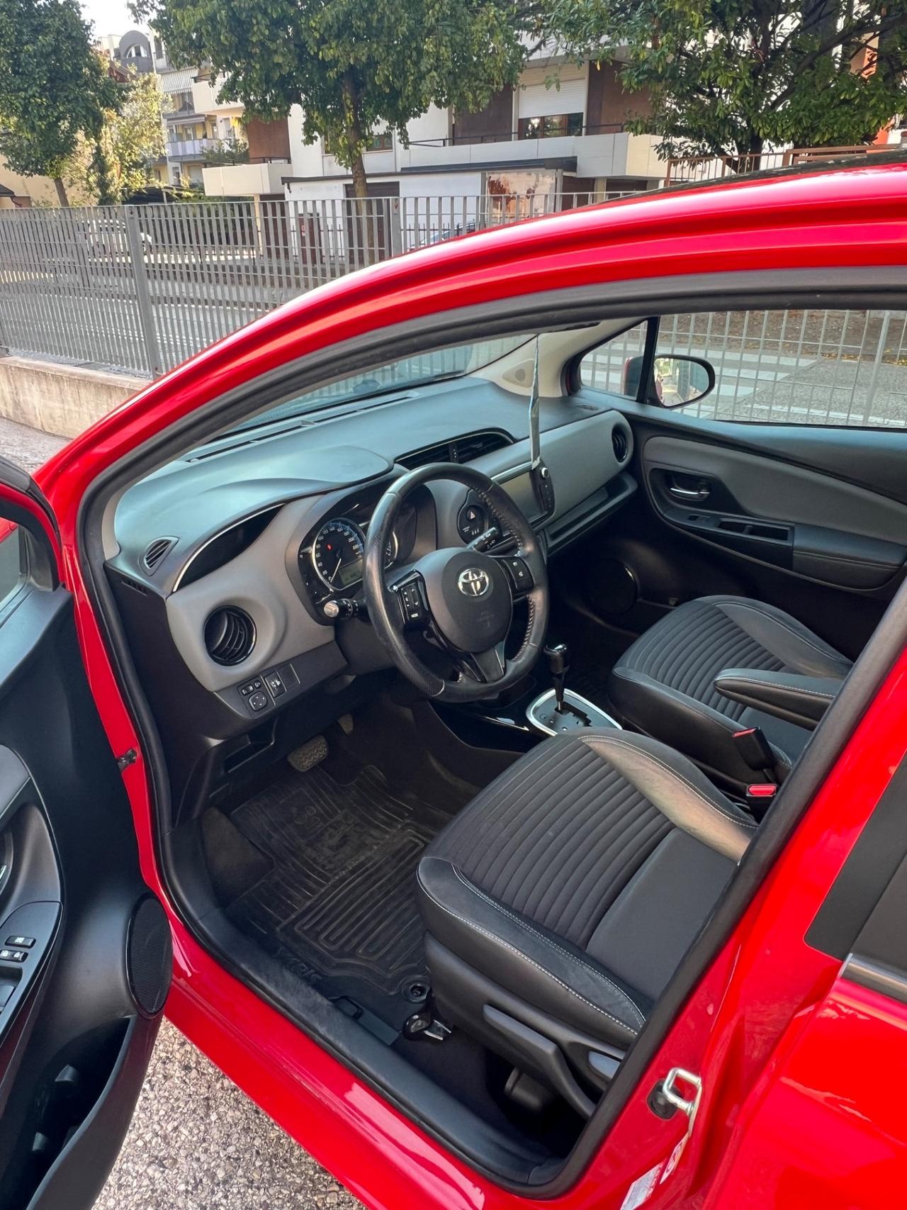 Toyota Yaris 1.5 Hybrid 5 porte Active