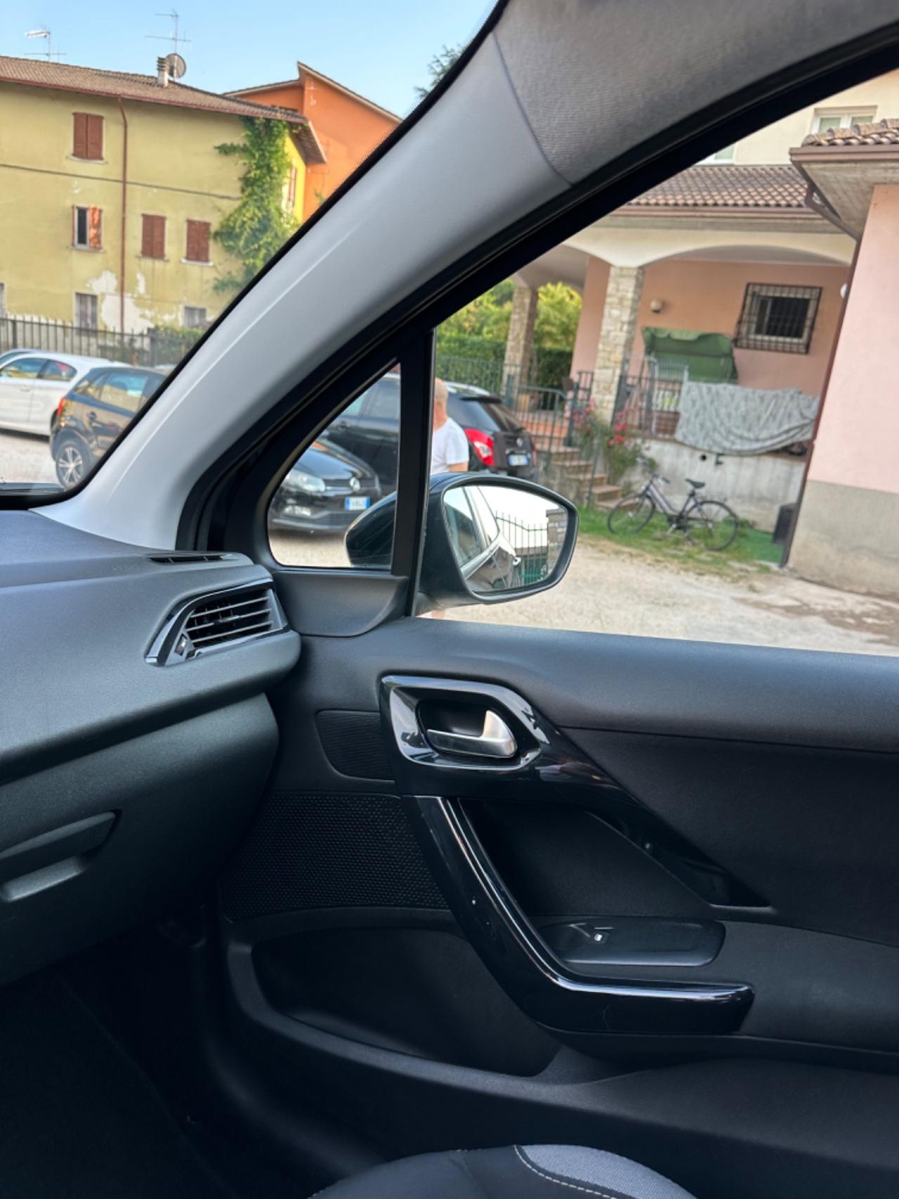 Peugeot 208 82 5P ALLURE NEOPAT KMCERT UNICOPR
