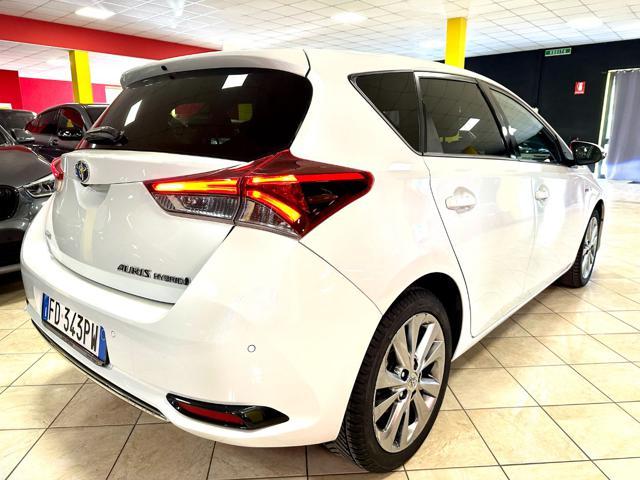 TOYOTA Auris 1.8 Hybrid XENO LED NAVI AUTOMATICO TAGLIANDI OK