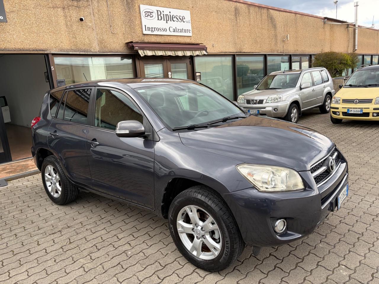 Toyota RAV 4 RAV4 2.0 Luxury