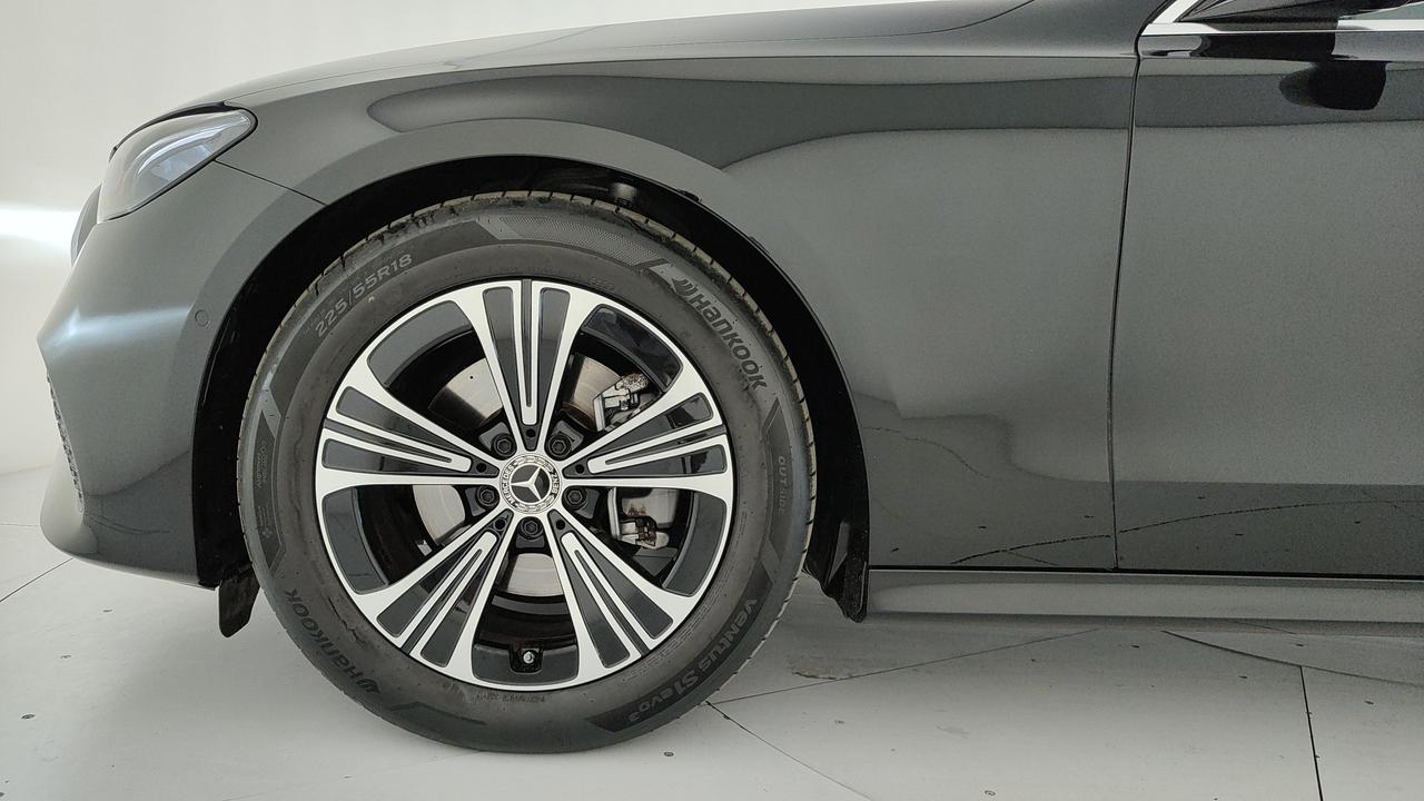 Mercedes-Benz E 220 d Advanced auto