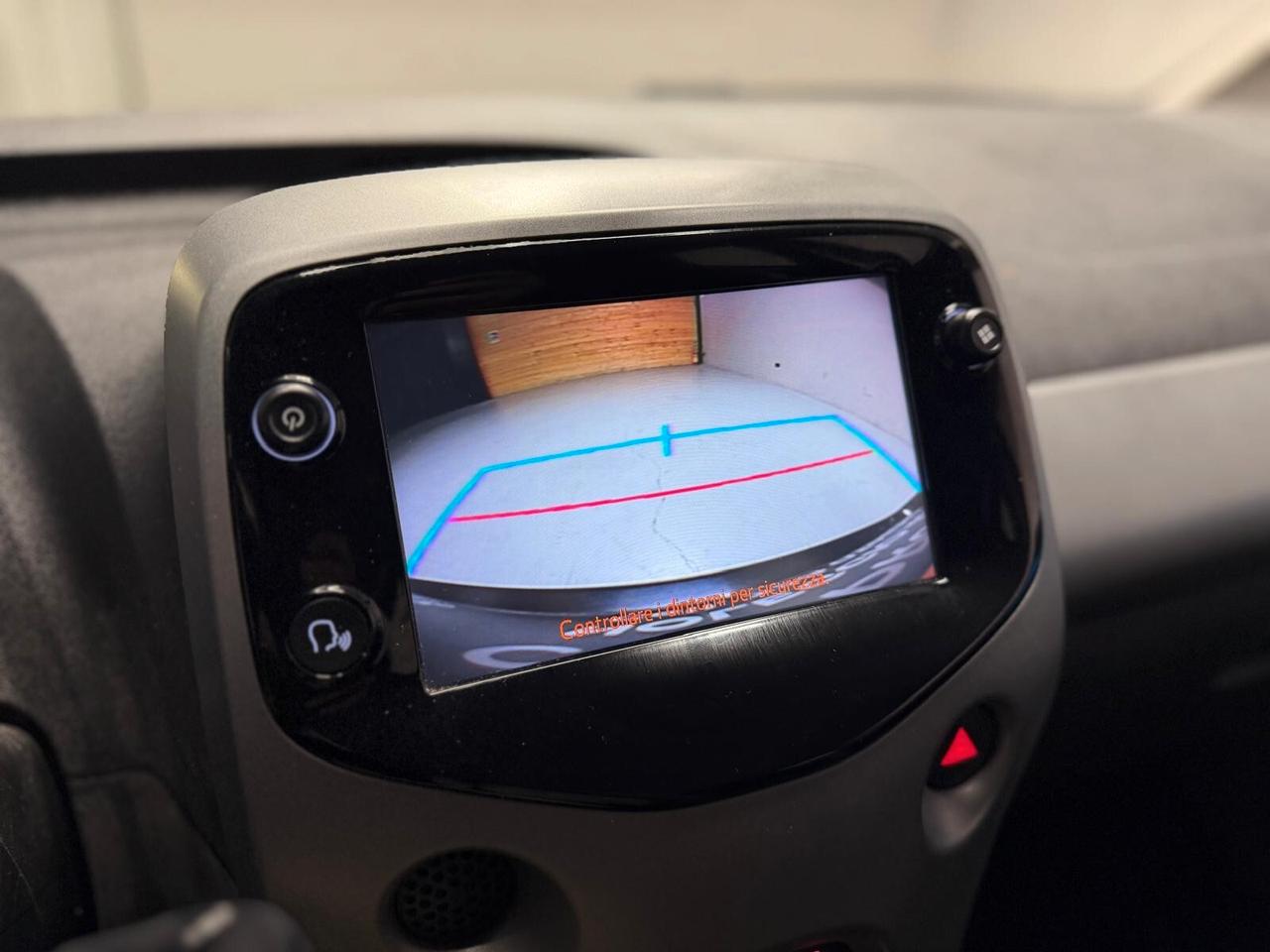 Toyota Aygo Connect 1.0 VVT-i 72 CV 5 porte x-clusiv