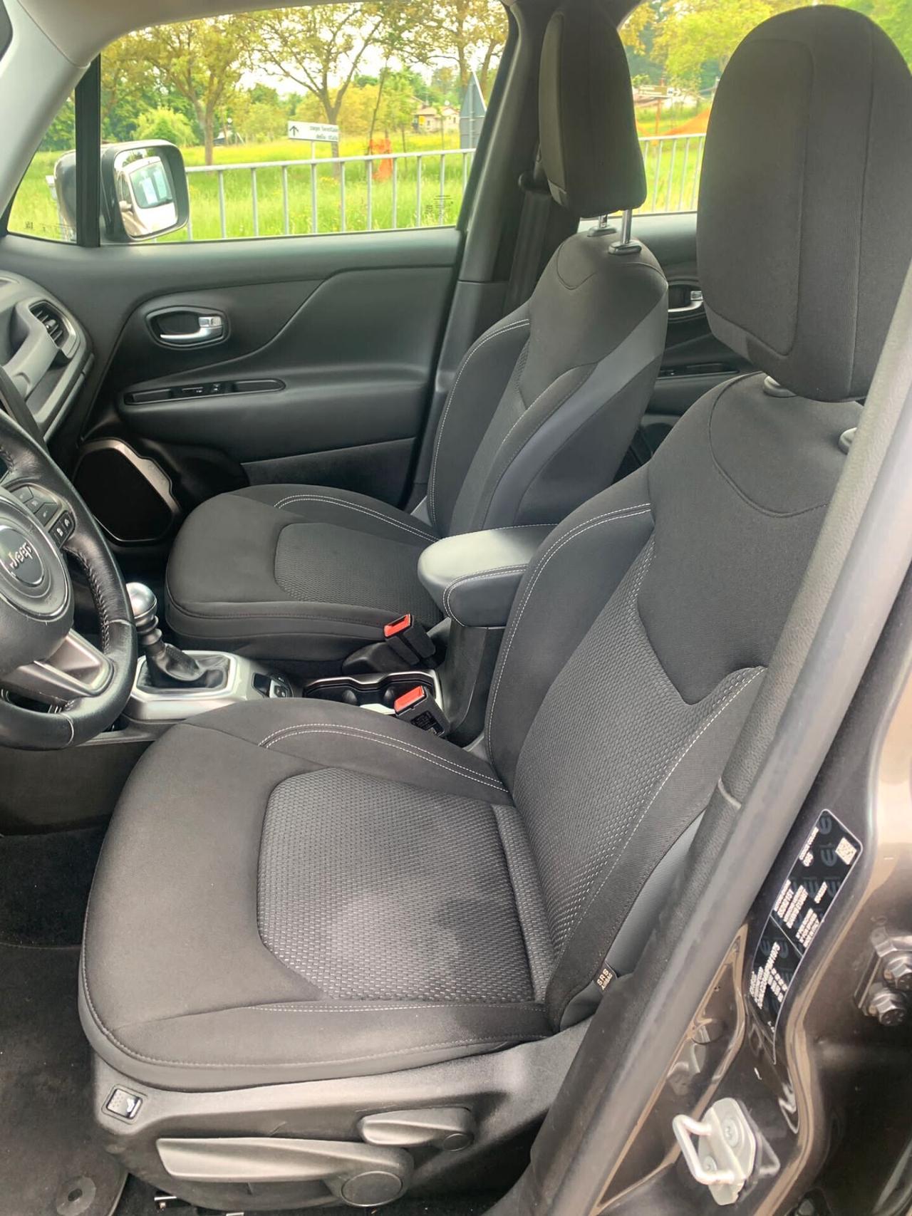 Jeep Renegade benzina - 2 r - neo patentati- unico proprietario del 2020 - 74000 km - in ottime condizioni