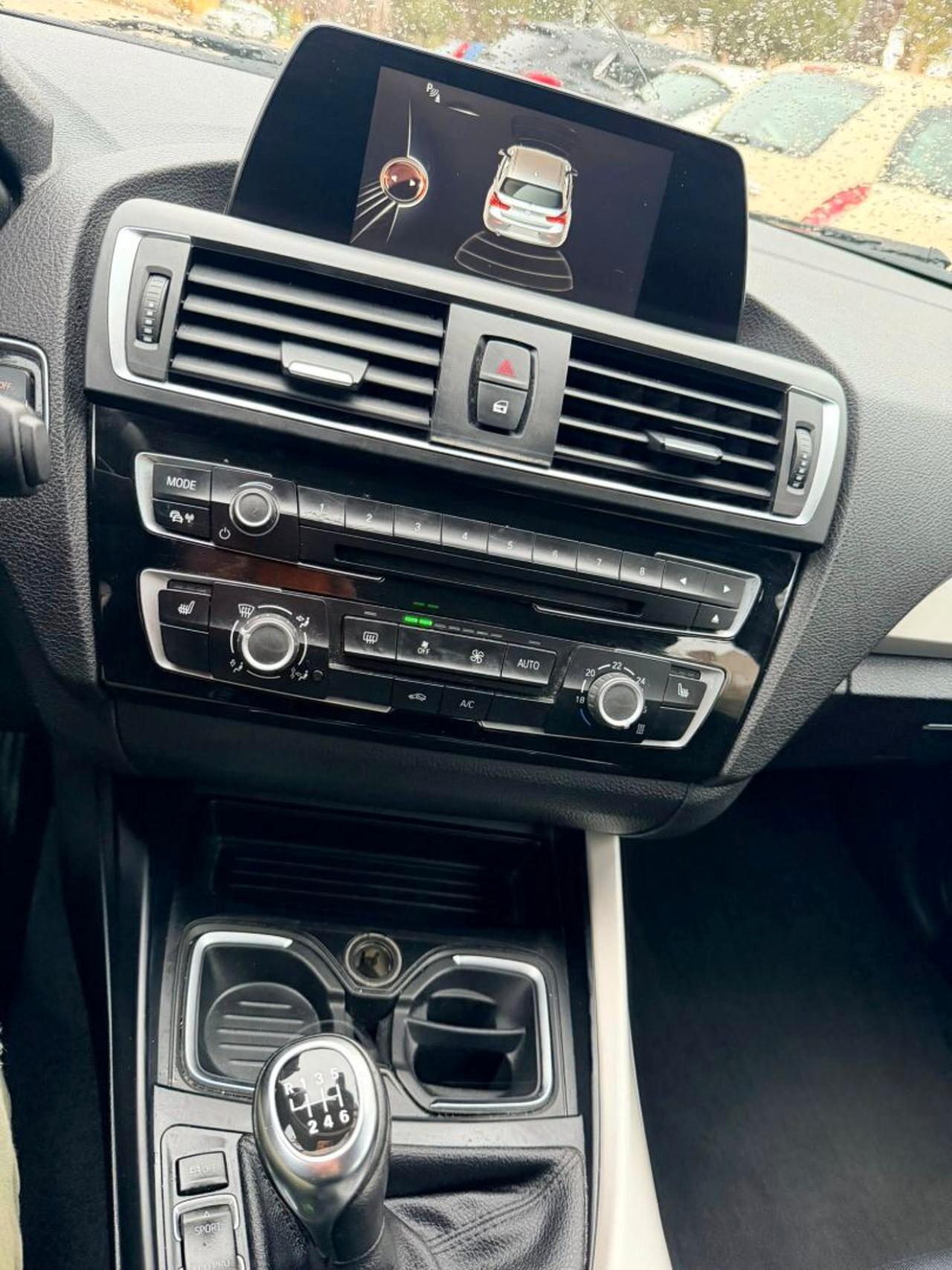 Bmw 116 116d 5p. Urban