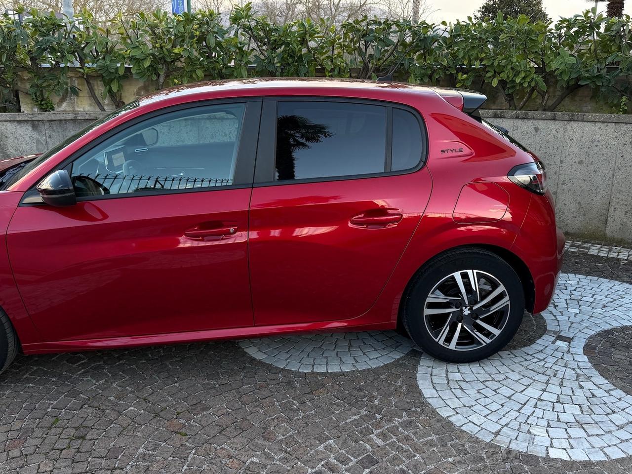 Peugeot 208 PureTech 75 Stop&Start STYLE