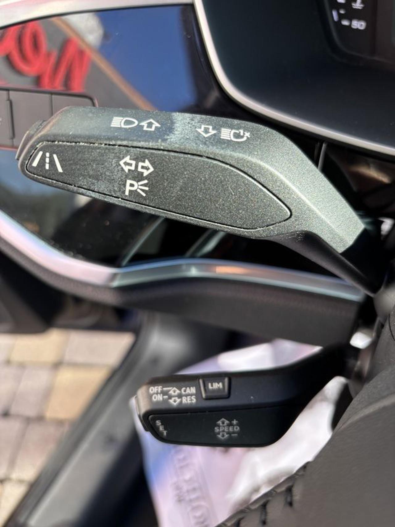 Audi Q3 35 TFSI LED-PELLE-NAVI-18"