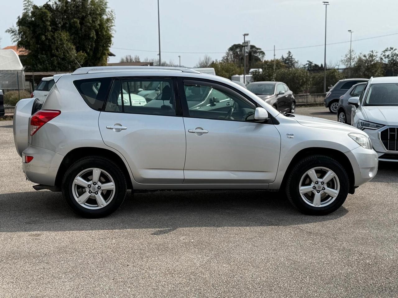 Toyota RAV 4 RAV4 2.2 D-4D 136 CV Sol BUONE CONDIZIONI OCCASIONE