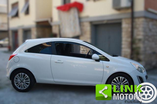 OPEL Corsa 1.2 3 porte b-color NEOPATENTATI