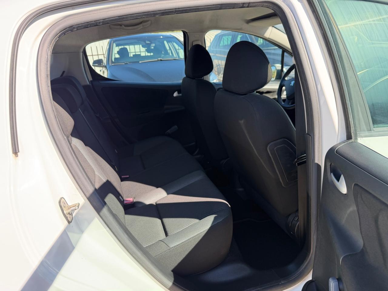 Peugeot 207 1.4 HDi 70CV 5p. Energie / 140.000KM