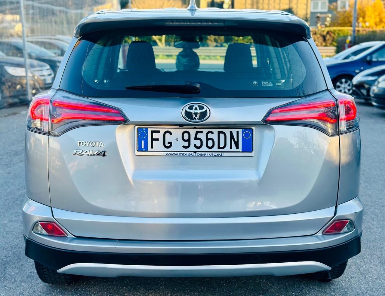 Toyota RAV 4 2016 2.0 D-4D km 130,000 ok neopatentati ! ! !