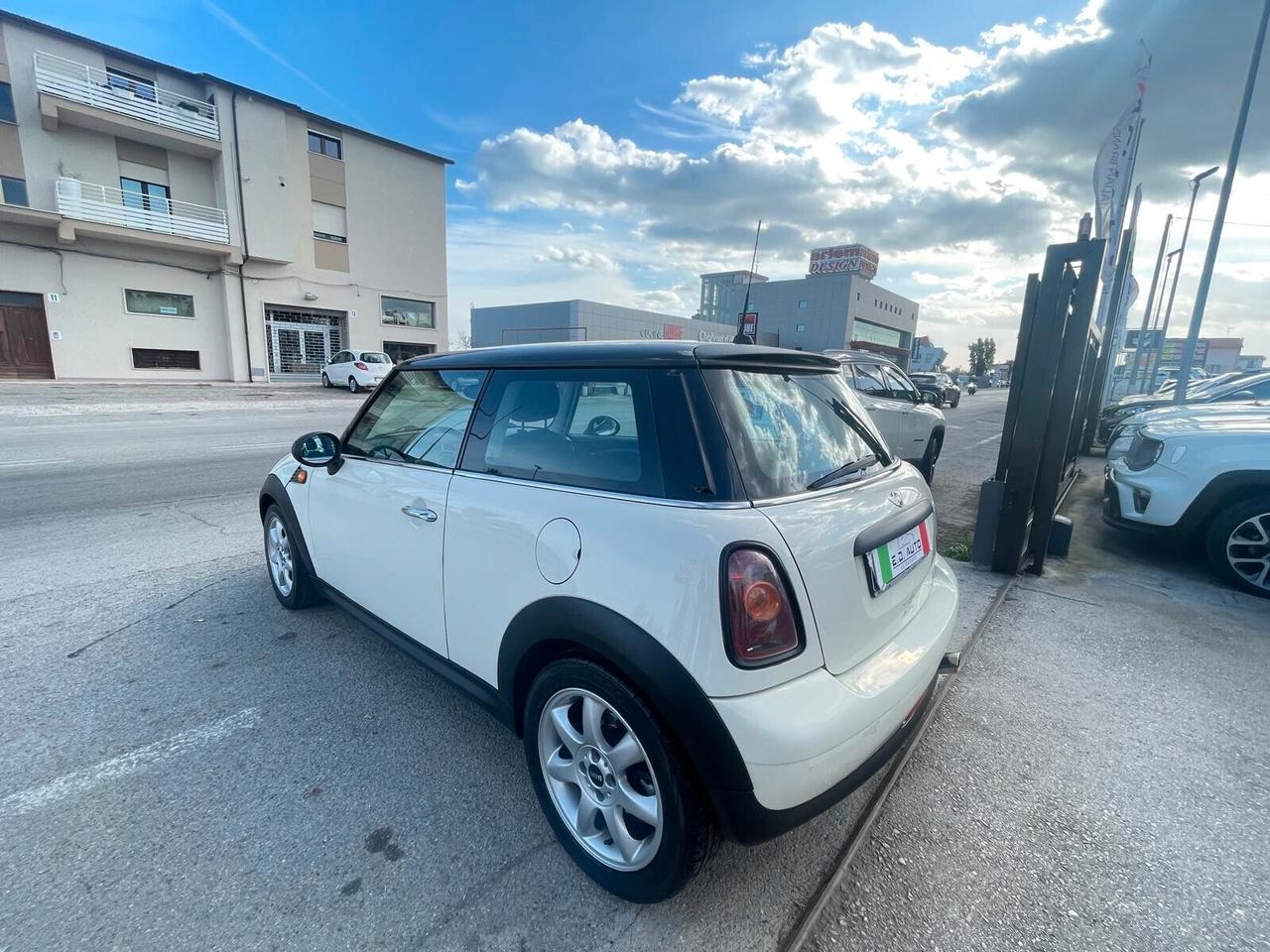 Mini 1.4 16V One Chili