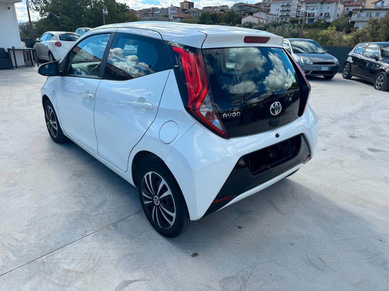 Toyota Aygo 1.0 VVT-i 72 CV 5 porte x-