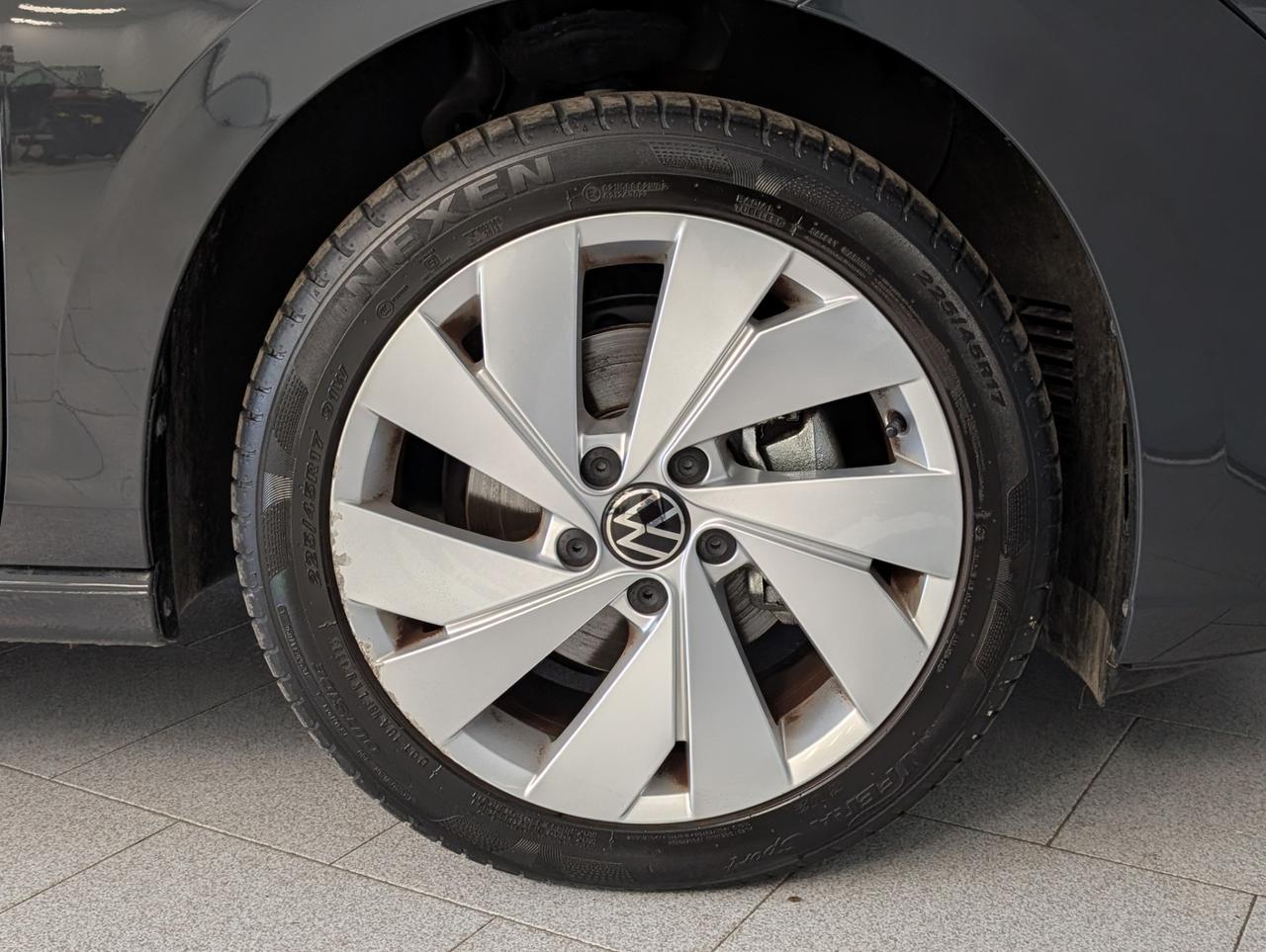 Volkswagen golf viii 1.5 TSI 130cv Style