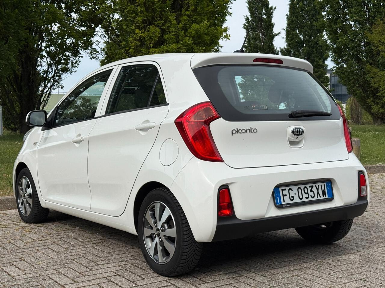 Kia Picanto Picanto II 2011 1.0 Active Collection Gpl 67cv 5p