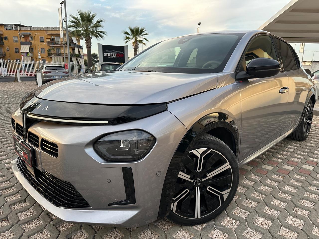 Lancia Ypsilon Hybrid e-DCT LX