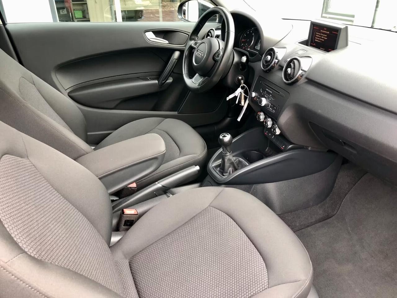 Audi A1 1.2 TFSI S LINE