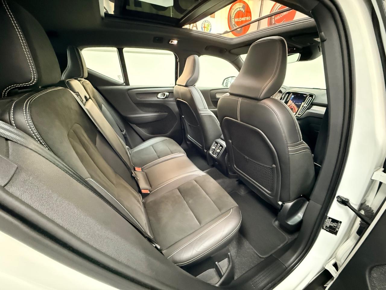 Volvo XC40 2.0 B4 mhev 197CV AWD Geartronic R-design 06/2021