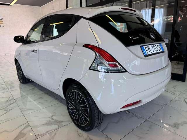 Lancia Ypsilon Neopatentati