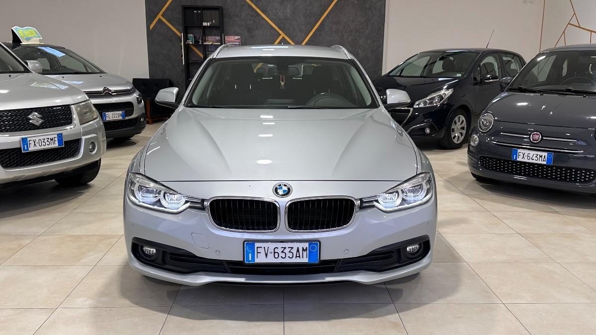 BMW - Serie 3 Touring - 320d Touring Luxury