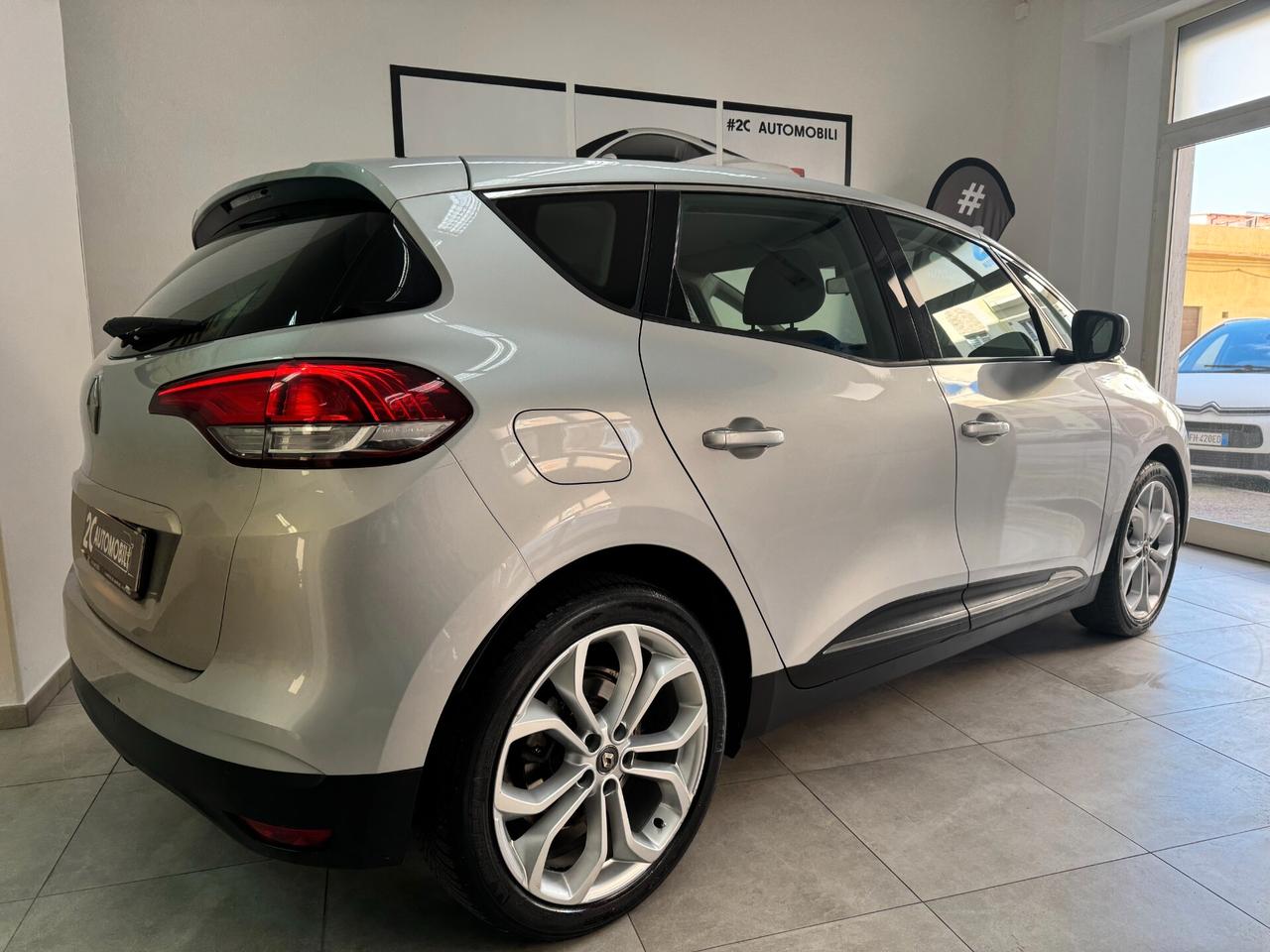 Renault Scenic / 1.5cc 110cv / Cambio Automatico / 2018 /