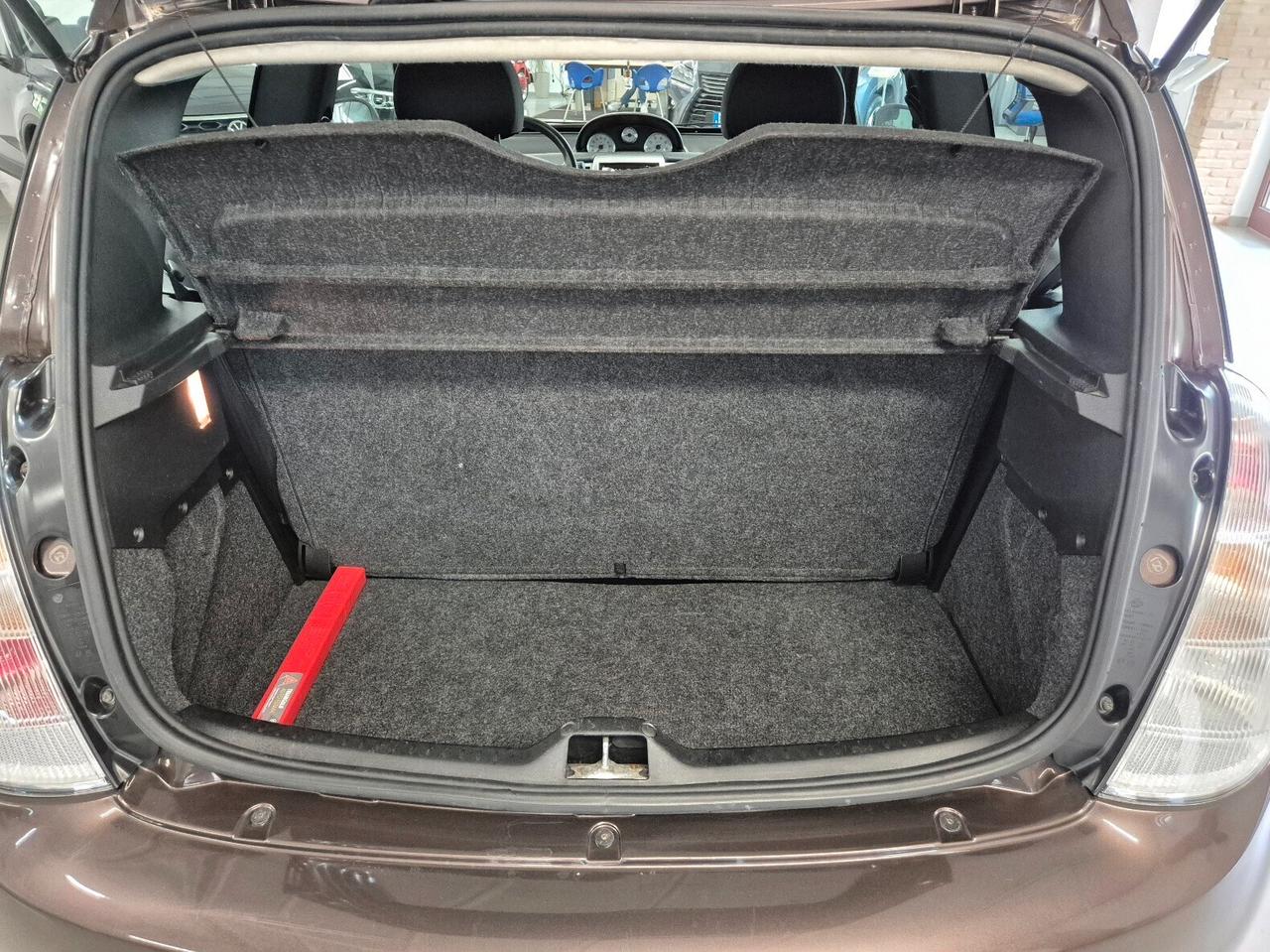 Lancia Ypsilon 1.3 MJT 75 CV Diva