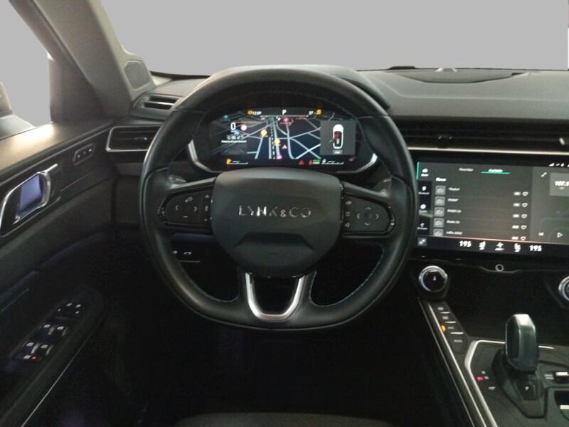 LYNK&CO 01 01 PHEV